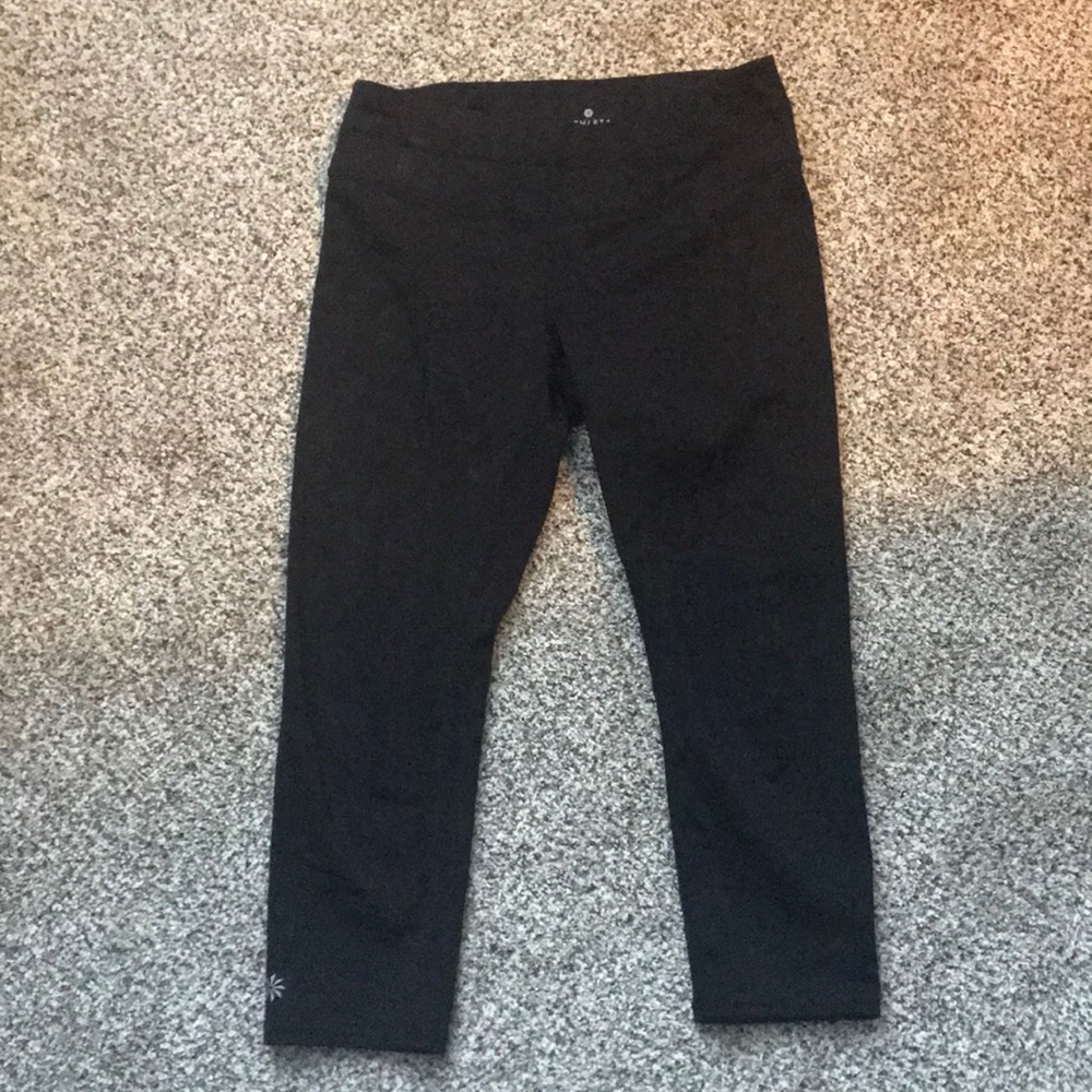 Athleta Capri workout pants